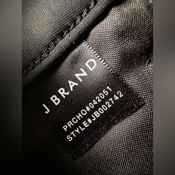 J BRAND PETITE knee pants - Picture 4 of 5